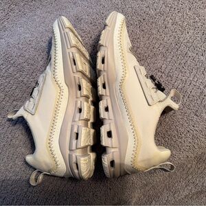 Women's Cream On Clouds, size 10